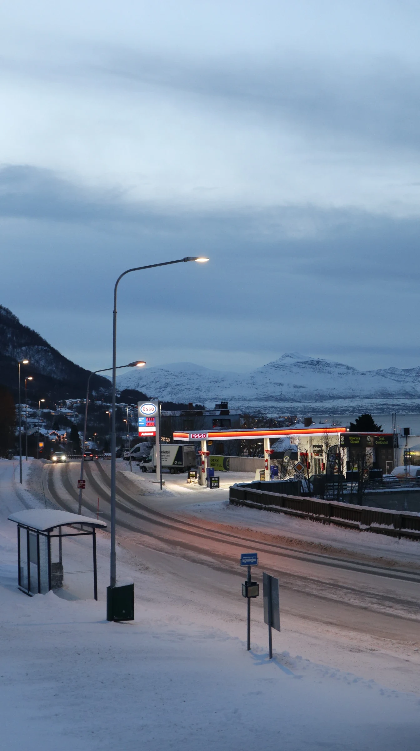 Tromsø gas station at night